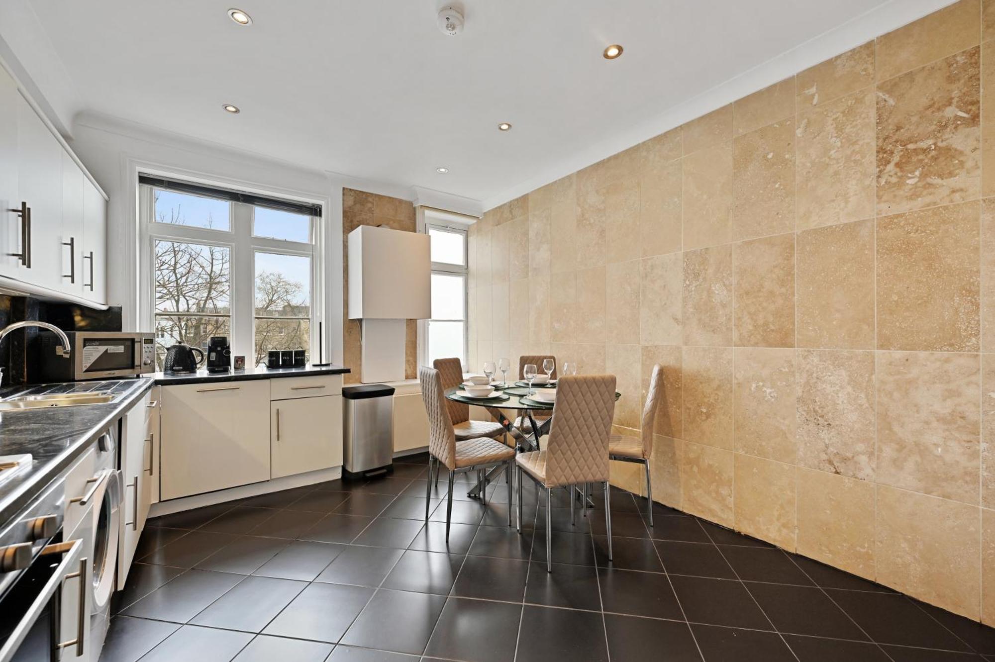 Appartamento Beautiful 2 King Size Beds 2 Bath- Sleeps 5 In Earls Court Londra Esterno foto