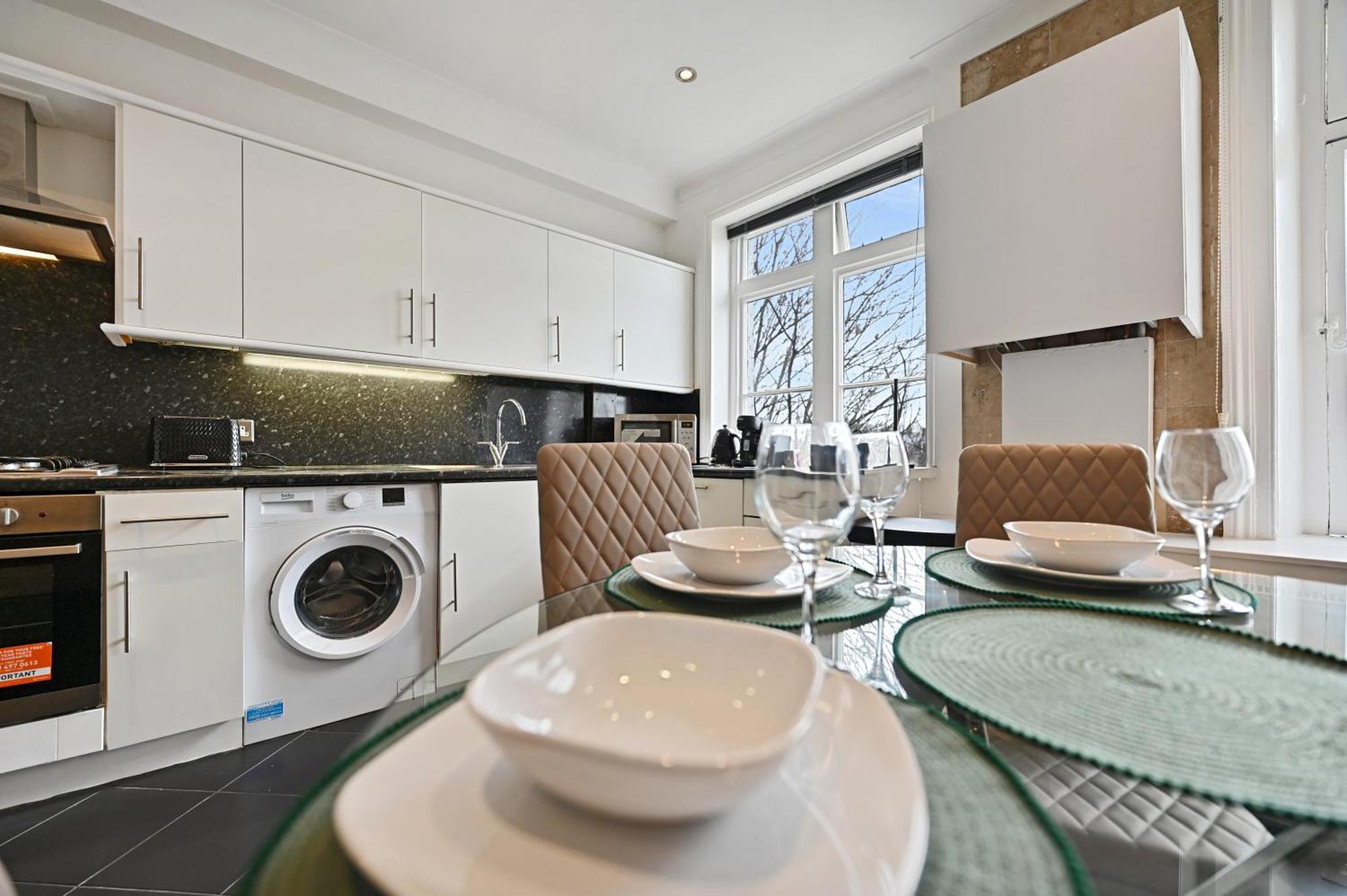 Appartamento Beautiful 2 King Size Beds 2 Bath- Sleeps 5 In Earls Court Londra Esterno foto