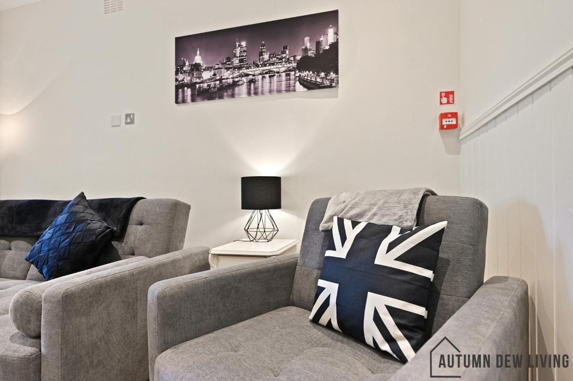 Appartamento Beautiful 2 King Size Beds 2 Bath- Sleeps 5 In Earls Court Londra Esterno foto